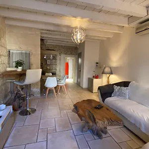 Hébergement de vacances Bienvenue Au 6 - Calme Et Charme De La Pierre., Fourques (Gard)